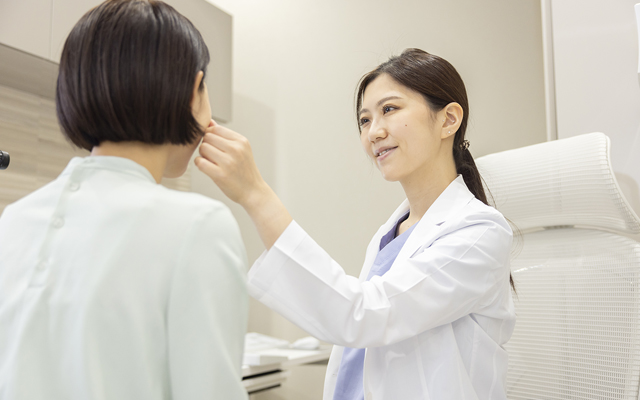 まぶたやお顔のお悩みには専門医が対応