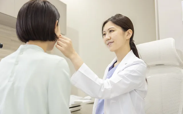 まぶたやお顔のお悩みには専門医が対応